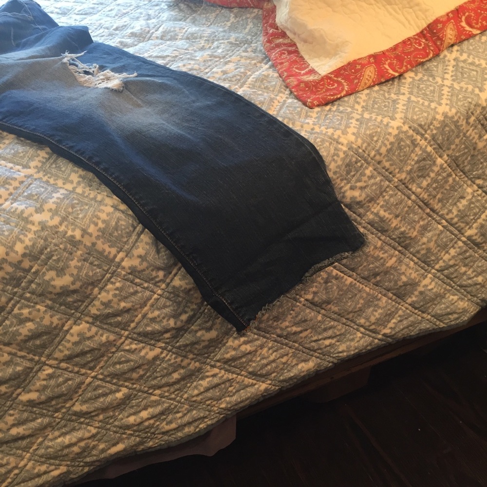 Torrid Sz 20 Distressed Boyfriend Jeans👖 - Picture 3 of 7